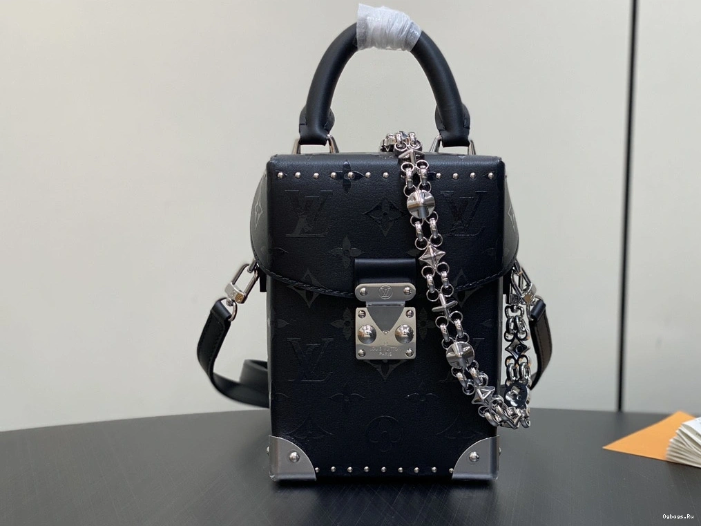 LOUIS Monogram Camera Box VUITTON Canvas 0409